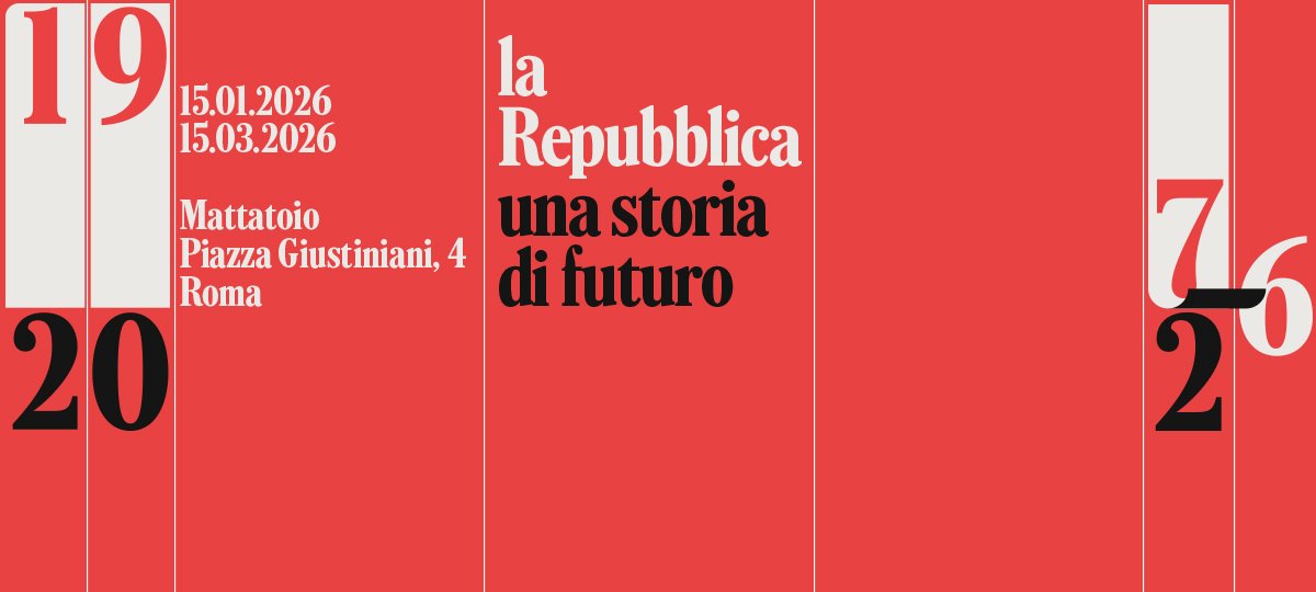 Grafica di copertina dell'evento de la Repubblica una storia di futuro con il logo, le date e il luogo su sfondo rosso