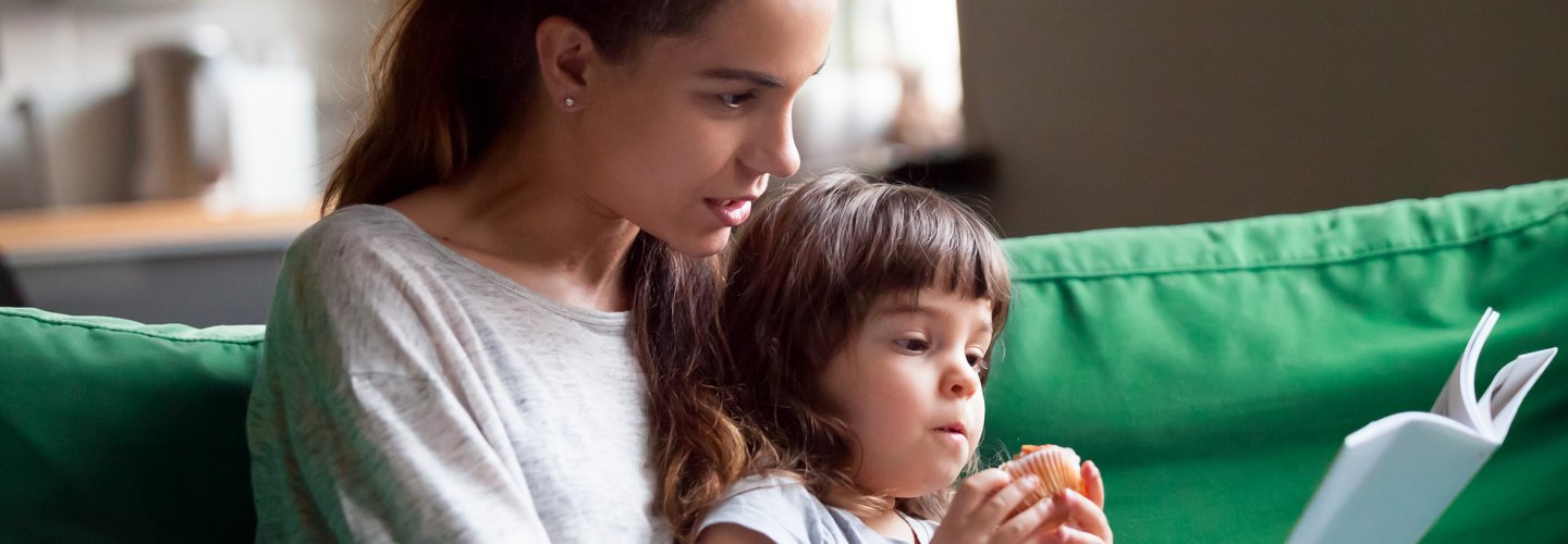 Il razzismo spiegato a mia figlia: come il libro di Tahar Ben Jelloun può aiutarci a spiegare una questione complessa