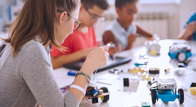 La robotica educativa: quando i robot aiutano l'apprendimento