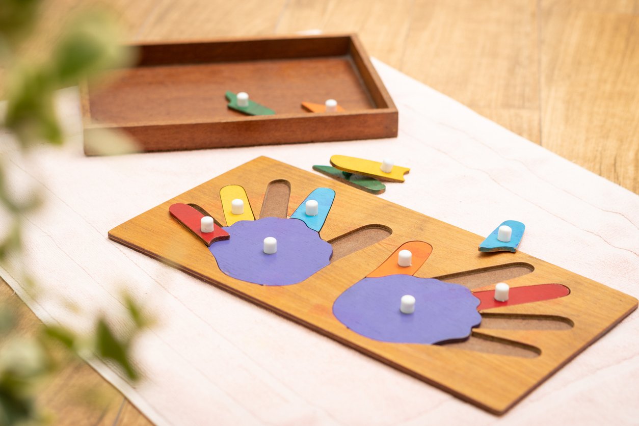 Il metodo di Maria Montessori: origini, principi e applicazioni moderne